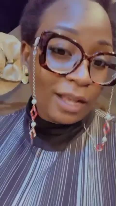 Mlle Ange, cliente satisfaite (Medong)